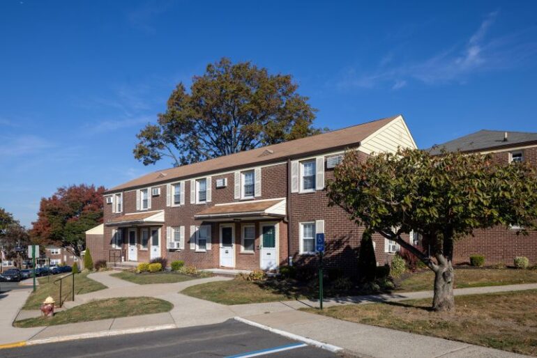 gb_241031_3869_Riverview-Garden_smaller-770x514 image