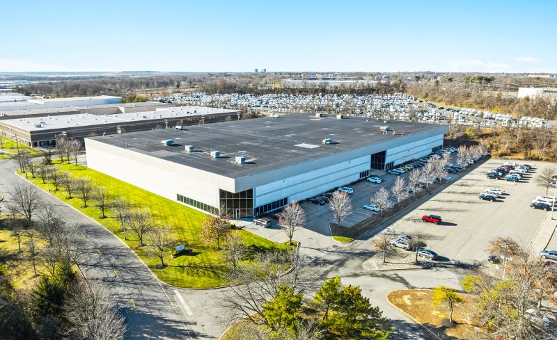 Owner of 125,000 sq. ft. Edison industrial building lands new permanent financing, JLL says